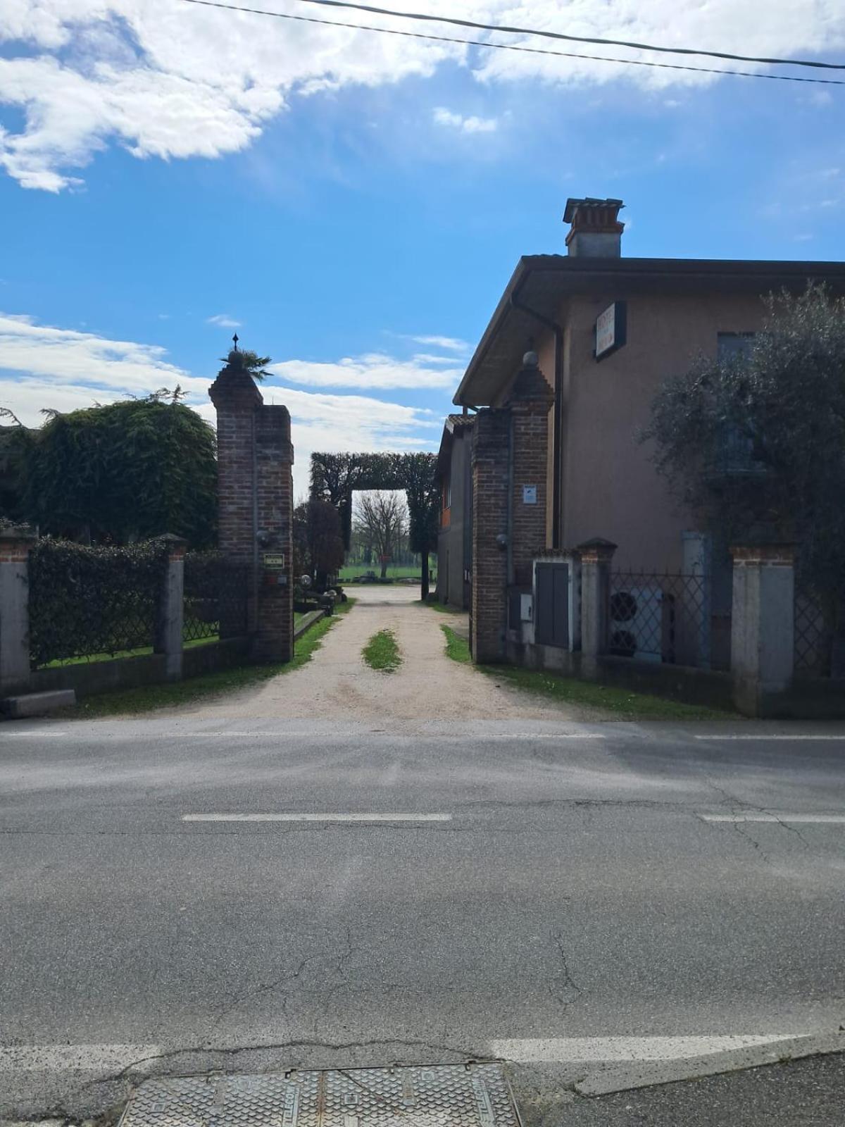 Hotel Armida Castenedolo Exterior photo